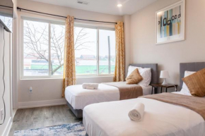 2bed-wifi-centralwdofficedesksmrt Tv